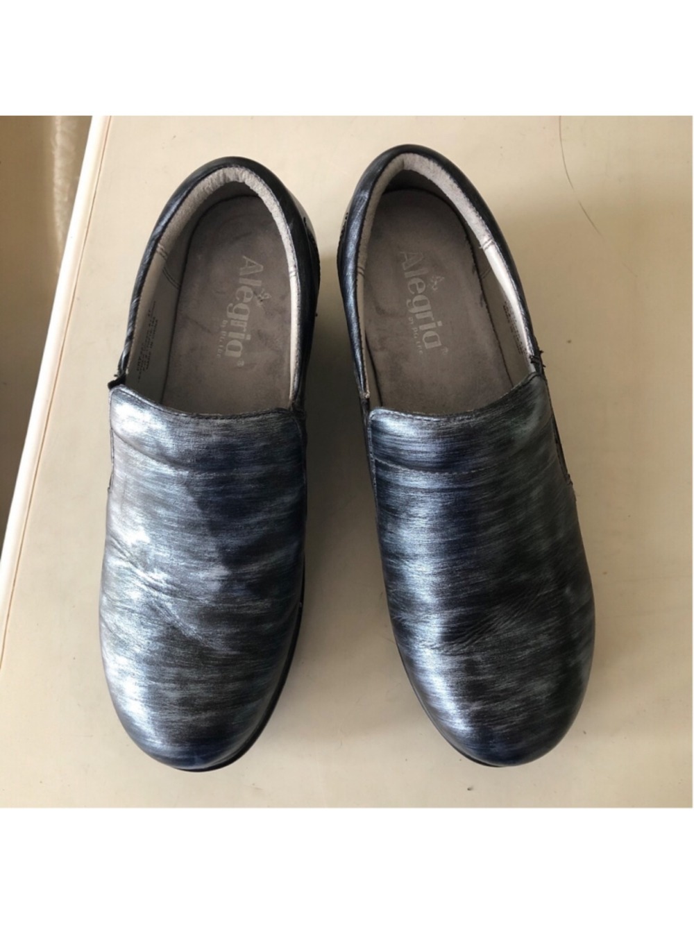 Size 41 Alegria by PG Lite ERY-827 Blue Metallic Leather Clogs Slip Resistant